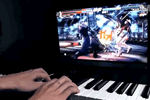 视频: 叼炸天！玩家用钢琴玩《铁拳》